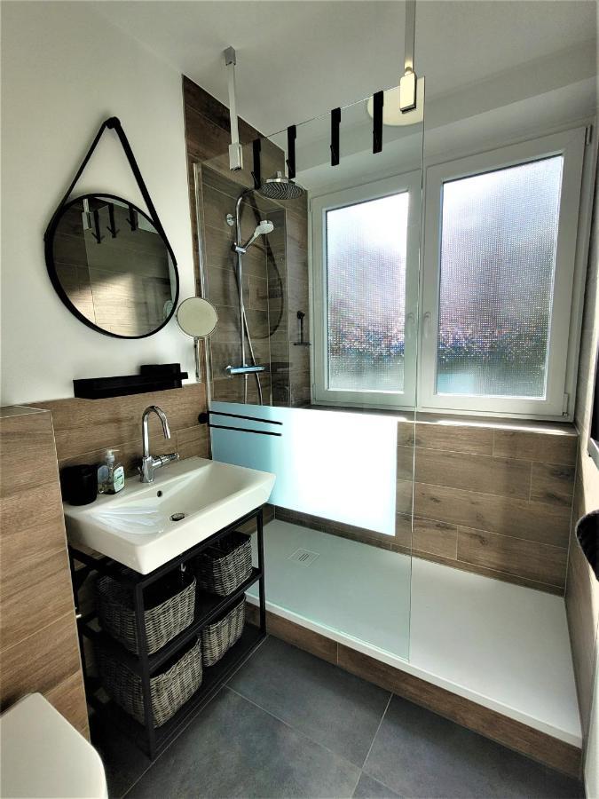 Apartment 21122 *